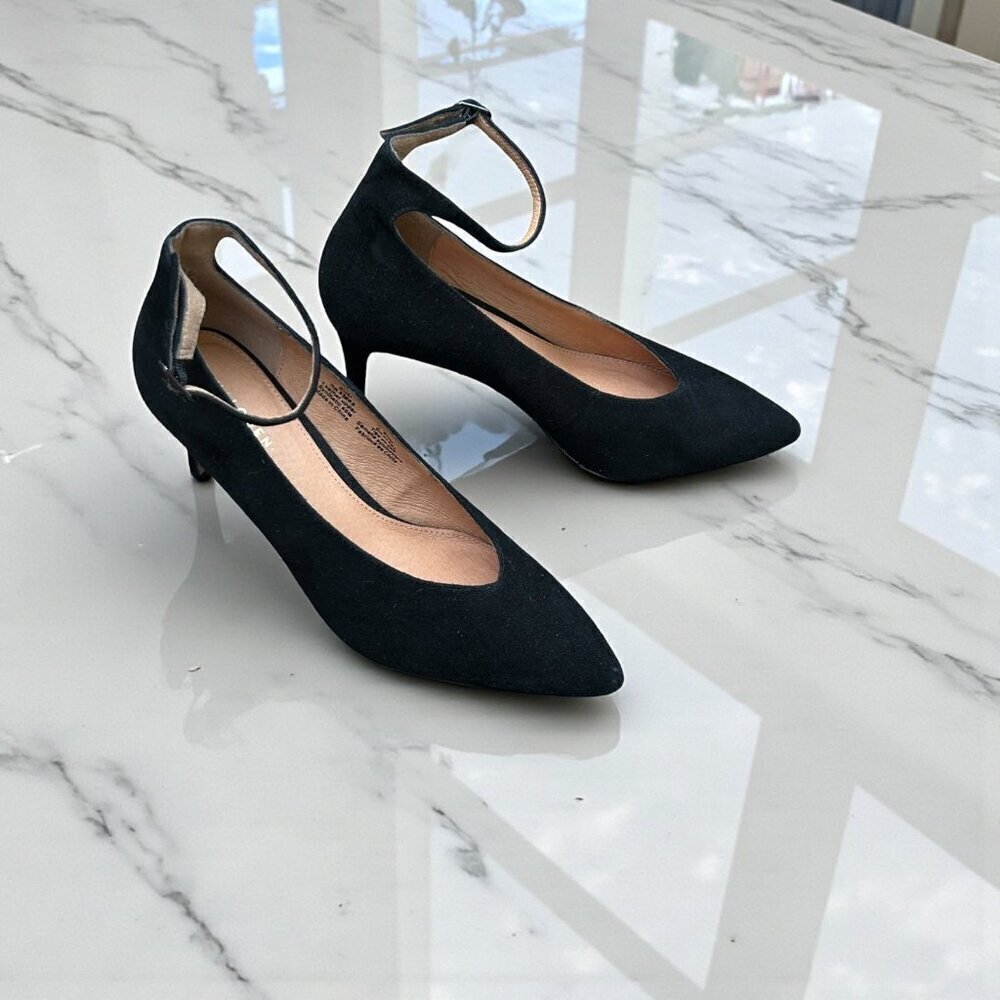Halogen Black Suede Leather Ankle Strap Stiletto Heel Pump Size 6.5 Medium